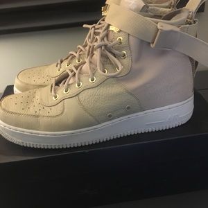 Air Force 1 mushroom